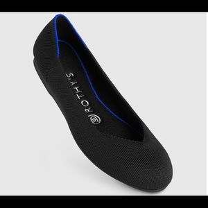 Rothy’s round toe flat (black)